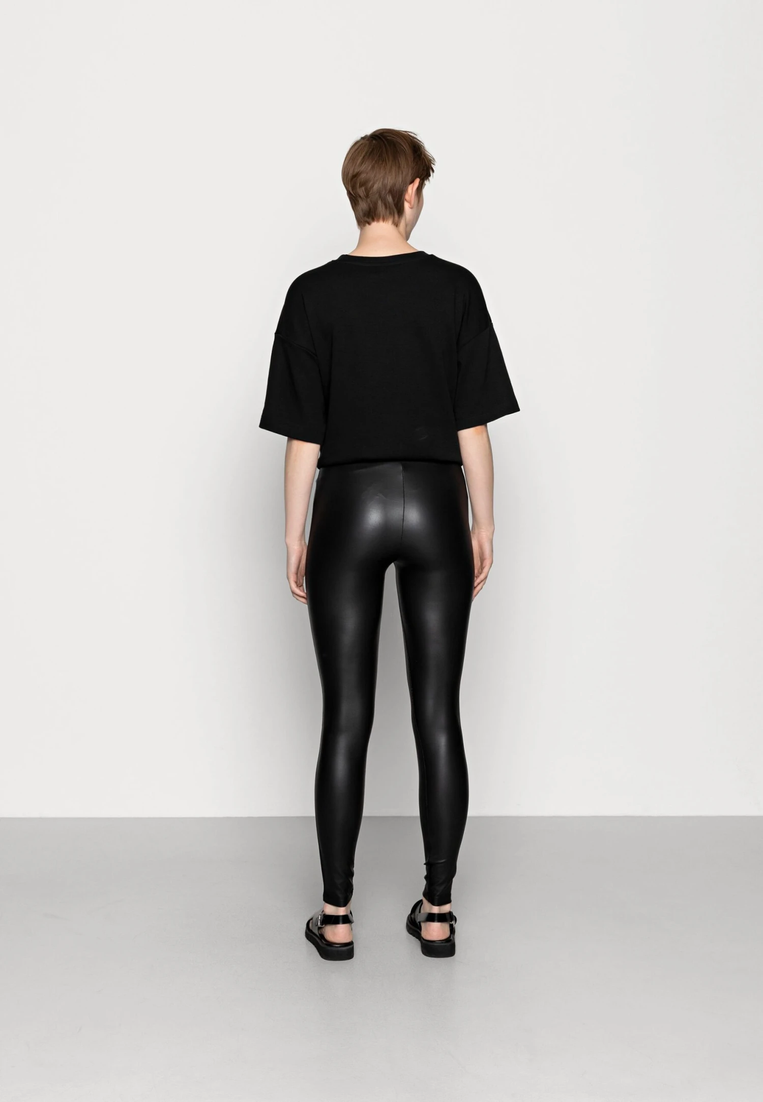 Wet Look Leggings - Leggings - Black Even&Odd Wet Look Leggings - Leggings - Black -Even&Odd 0348da05446a457d881fe600798bd943 scaled