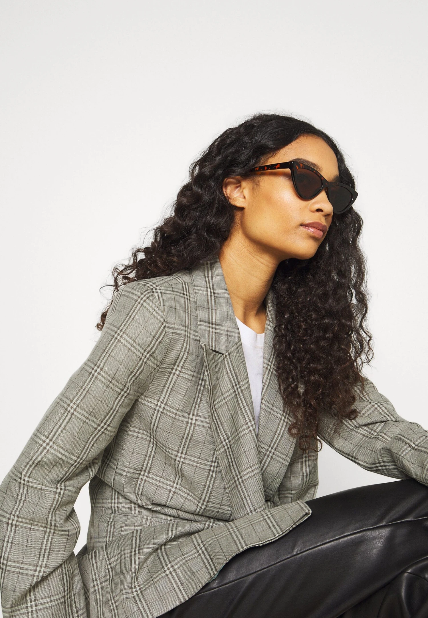 Occhiali Da SoleBrown Donna Occhiali da sole EV451K021-O11 Even&Odd Occhiali Da SoleBrown Donna Occhiali Da Sole EV451K021-O11 -Even&Odd 04fd6df51d2f42d294cbebe9047e515d scaled