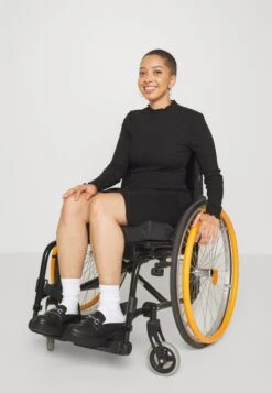 Even&Odd Maglietta A Manica LungaBlack Donna T-shirt E Top EV421D1YC-Q11 7 Even&Odd Maglietta A Manica LungaBlack Donna T-shirt E Top EV421D1YC-Q11 -Even&Odd 1554e6dbf35f4a4581479c1d5c8ccbae