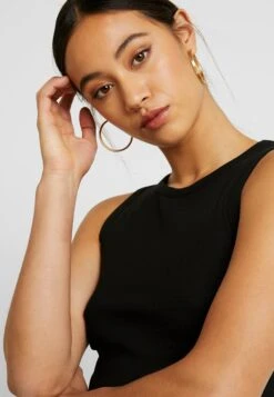 Even&Odd Cropped TankTopBlack Donna T-shirt E Top EV421D1BH-Q11 5 Even&Odd Cropped TankTopBlack Donna T-shirt E Top EV421D1BH-Q11 -Even&Odd 159df52246a6471b916f40b427941b9a