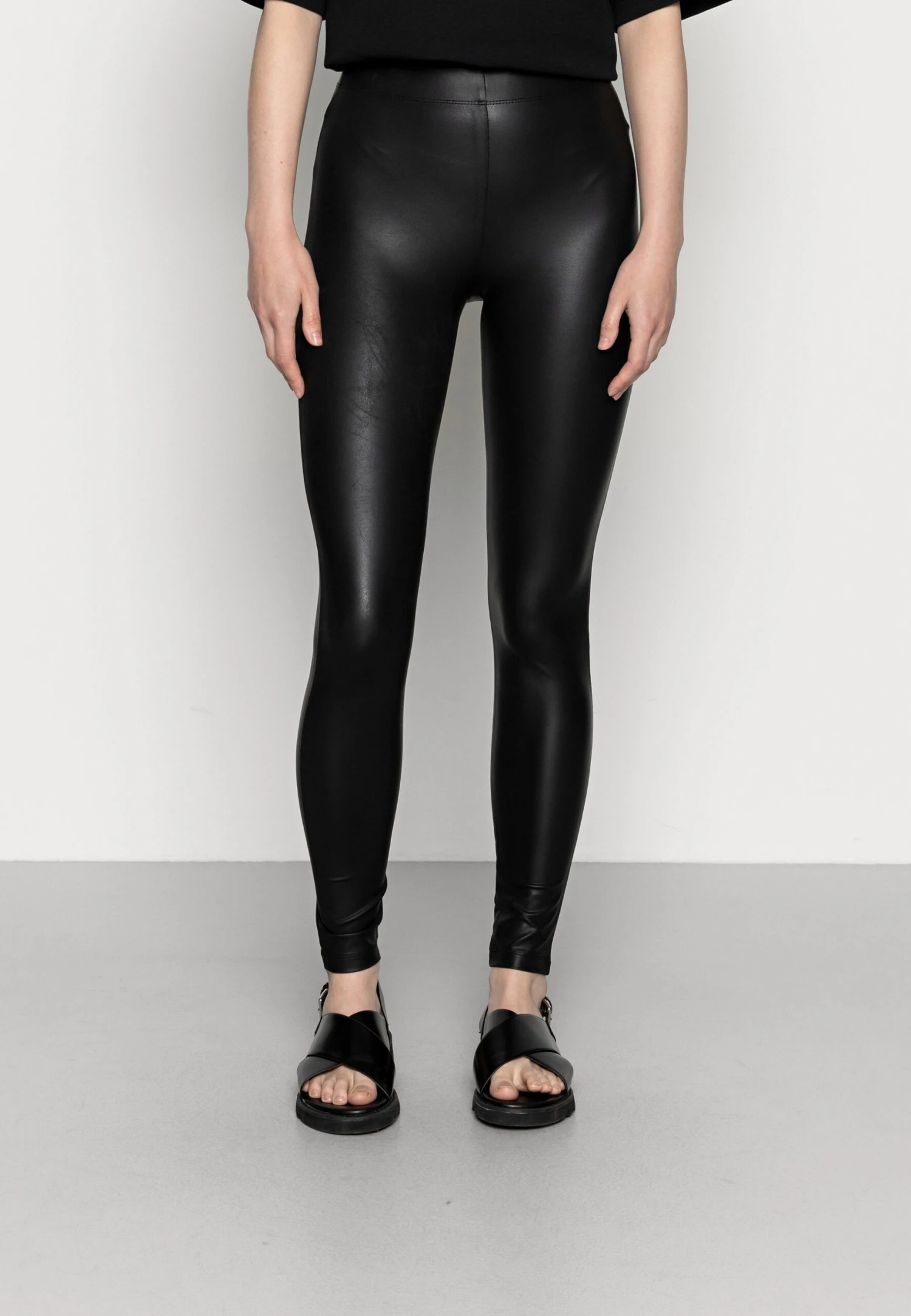 Wet Look Leggings - Leggings - Black Even&Odd Wet Look Leggings - Leggings - Black -Even&Odd 15a7a1292f674309b5ee64df3cc58948 scaled