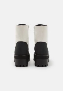 Even&Odd Stivaletti StringatiWhite Donna Stivaletti EV411N0J5-A11 -Even&Odd 2135c41f7e5940438e5a3e99fbb35929