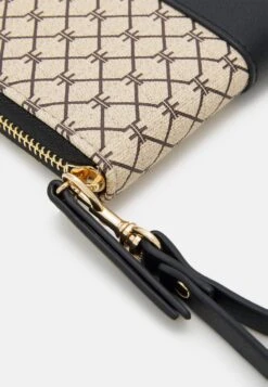 Even&Odd PortafoglioBlack Donna Portafogli E Portachiavi EV451F04H-Q11 -Even&Odd 49fd37297a504945b6f237e2e91d46ca