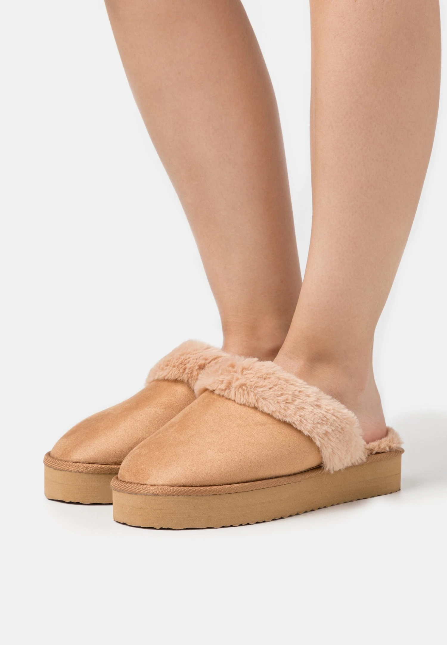 Platform - Pantofole - Cognac Even&Odd Platform - Pantofole - Cognac -Even&Odd 4b9528857bb343b9a3807f44251f639b scaled