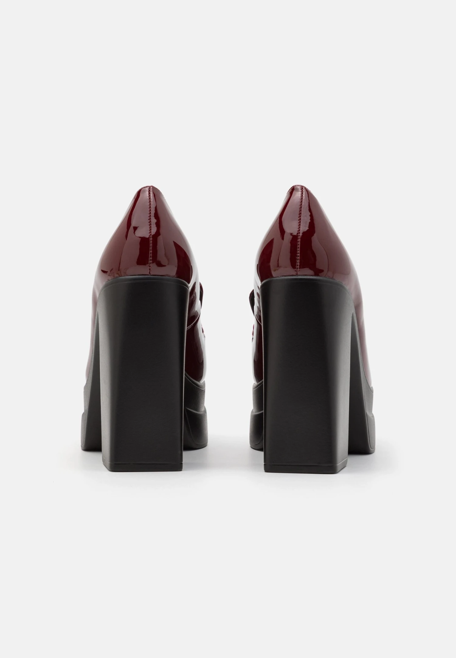 Decolleté - Dark Red Even&Odd Decolleté - Dark Red -Even&Odd 61bb4a2db43a402689f9cca9e7183b20 scaled