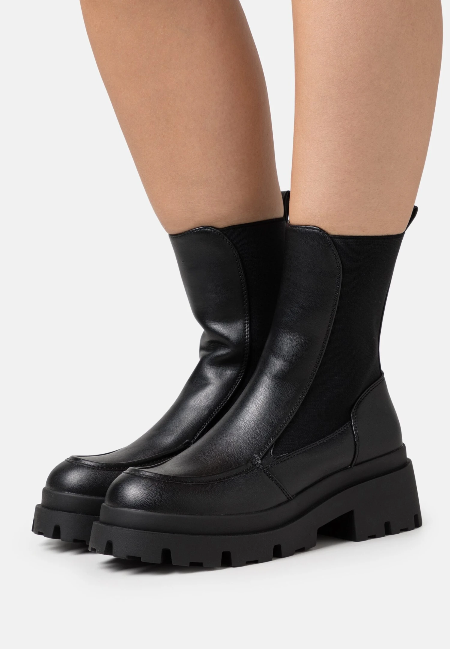 Stivaletti Con PlateauBlack Donna Stivaletti EV411N0IZ-Q11 Even&Odd Stivaletti Con PlateauBlack Donna Stivaletti EV411N0IZ-Q11 -Even&Odd 7bbd8c8bcc134c30884da8c9cbf2bbf1 scaled