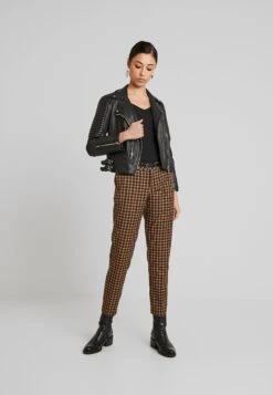 Even&Odd Maglietta A Manica LungaBlack Donna T-shirt E Top EV421D19N-Q11 3 Even&Odd Maglietta A Manica LungaBlack Donna T-shirt E Top EV421D19N-Q11 -Even&Odd 84ae651b0ab0405baf65dc6fa1acf4ac