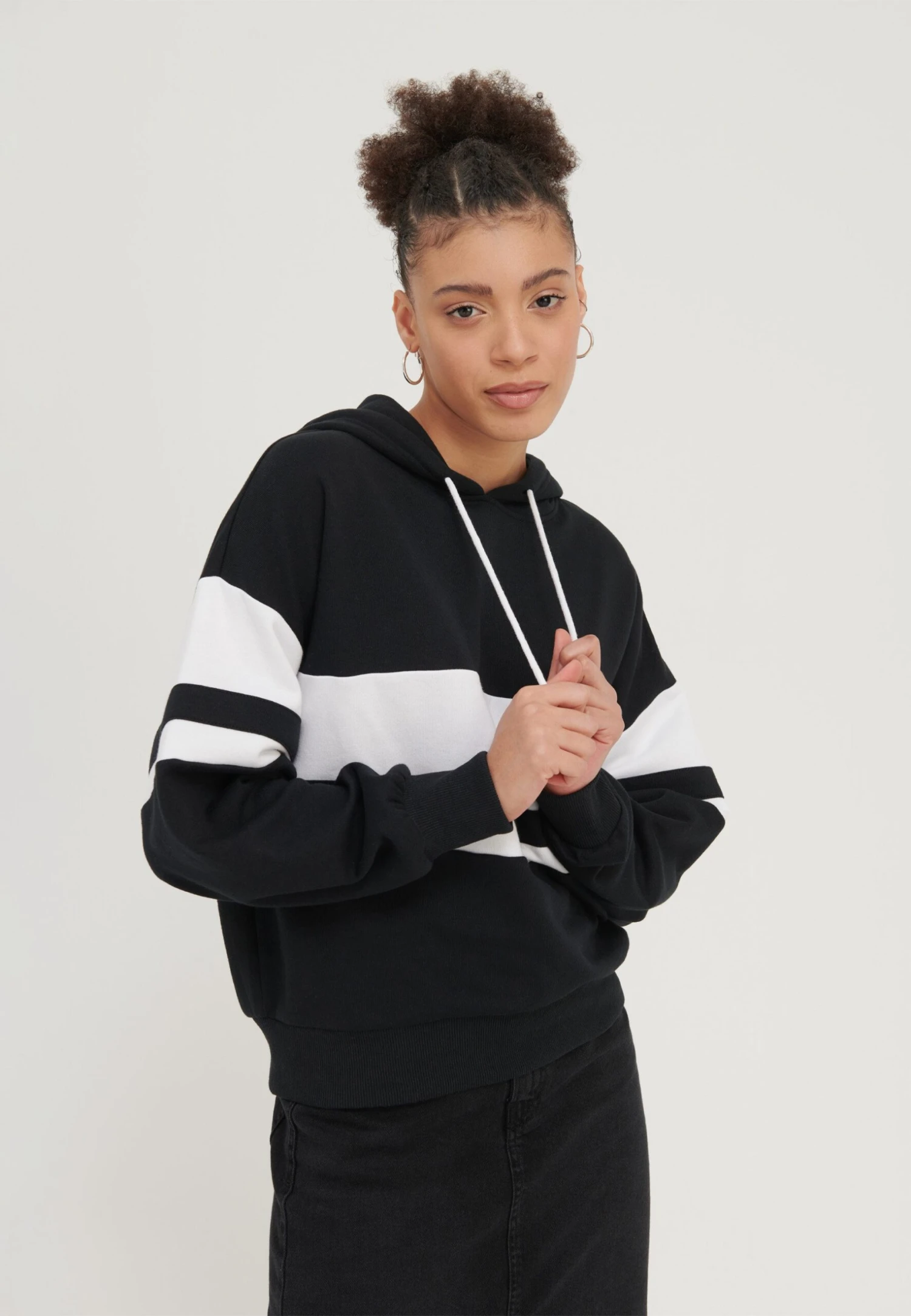 FelpaBlack/White Donna Felpe EV421J0DD-Q11 Even&Odd FelpaBlack/White Donna Felpe EV421J0DD-Q11 -Even&Odd 8f83da5c9fa04a41ba5ac93529beb6dc scaled