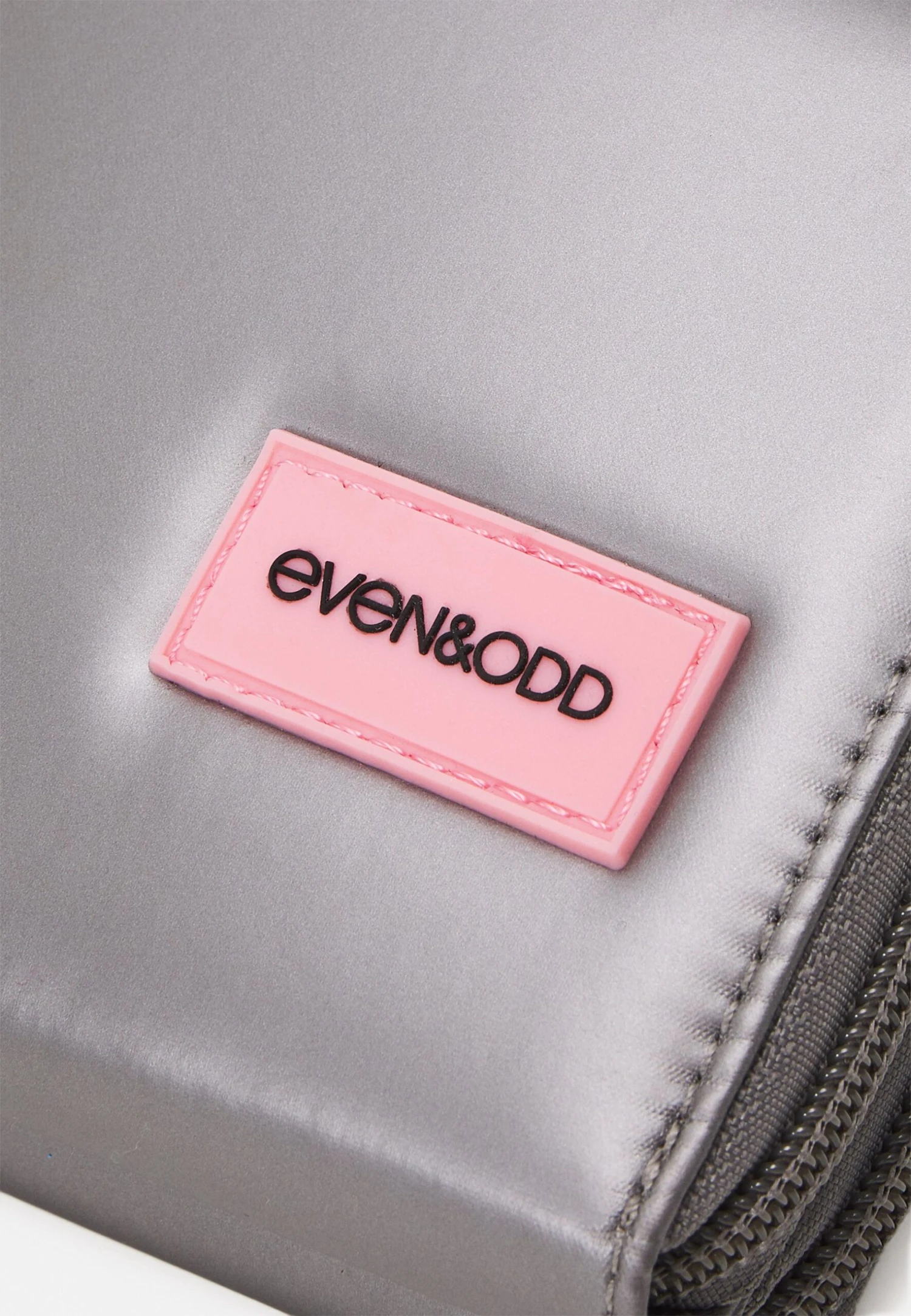 PortacellulareGrey Donna Elettronica & Lifestyle EV451F04F-C11 Even&Odd PortacellulareGrey Donna Elettronica & Lifestyle EV451F04F-C11 -Even&Odd 922de7fc0d3d4024b576820afec2ee41 scaled