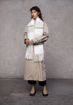 Even&Odd Sciarpa - Green/White 3 Even&Odd Sciarpa - Green/White -Even&Odd 971e2ae7d2014f90a062e0641cfb8b27