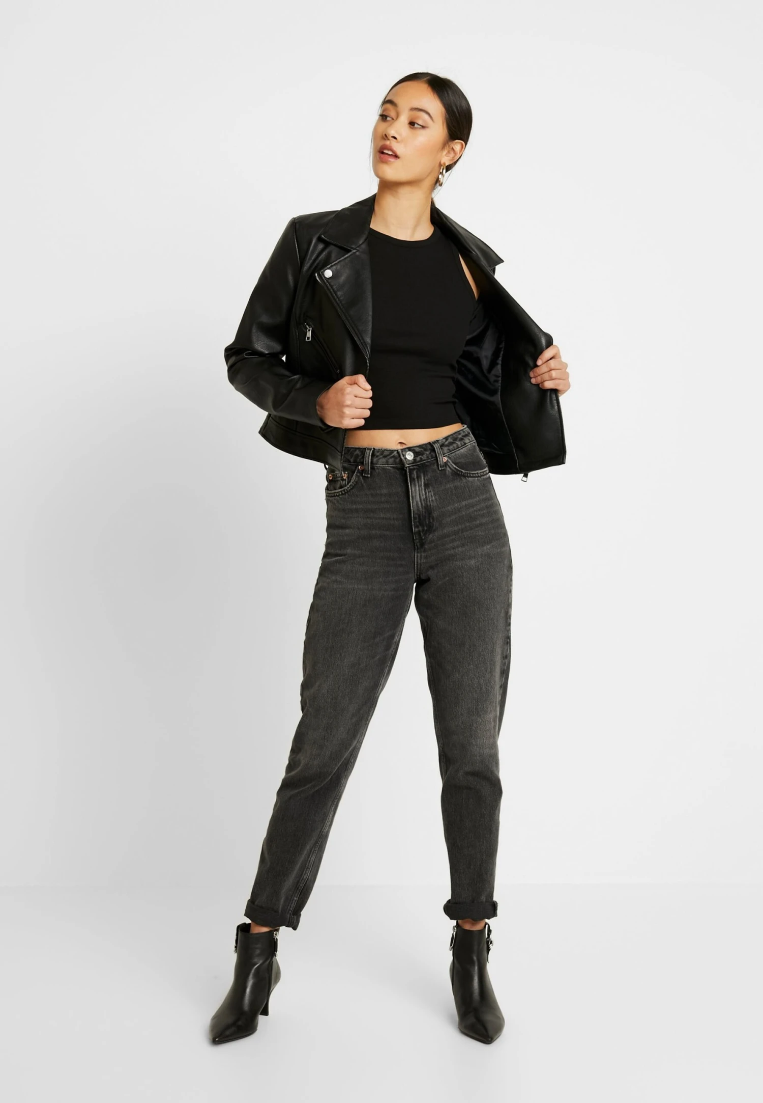 Cropped TankTopBlack Donna T-shirt e top EV421D1BH-Q11 Even&Odd Cropped TankTopBlack Donna T-shirt E Top EV421D1BH-Q11 -Even&Odd 99a4e5a98f1745af9a83f5db7f29c383 scaled