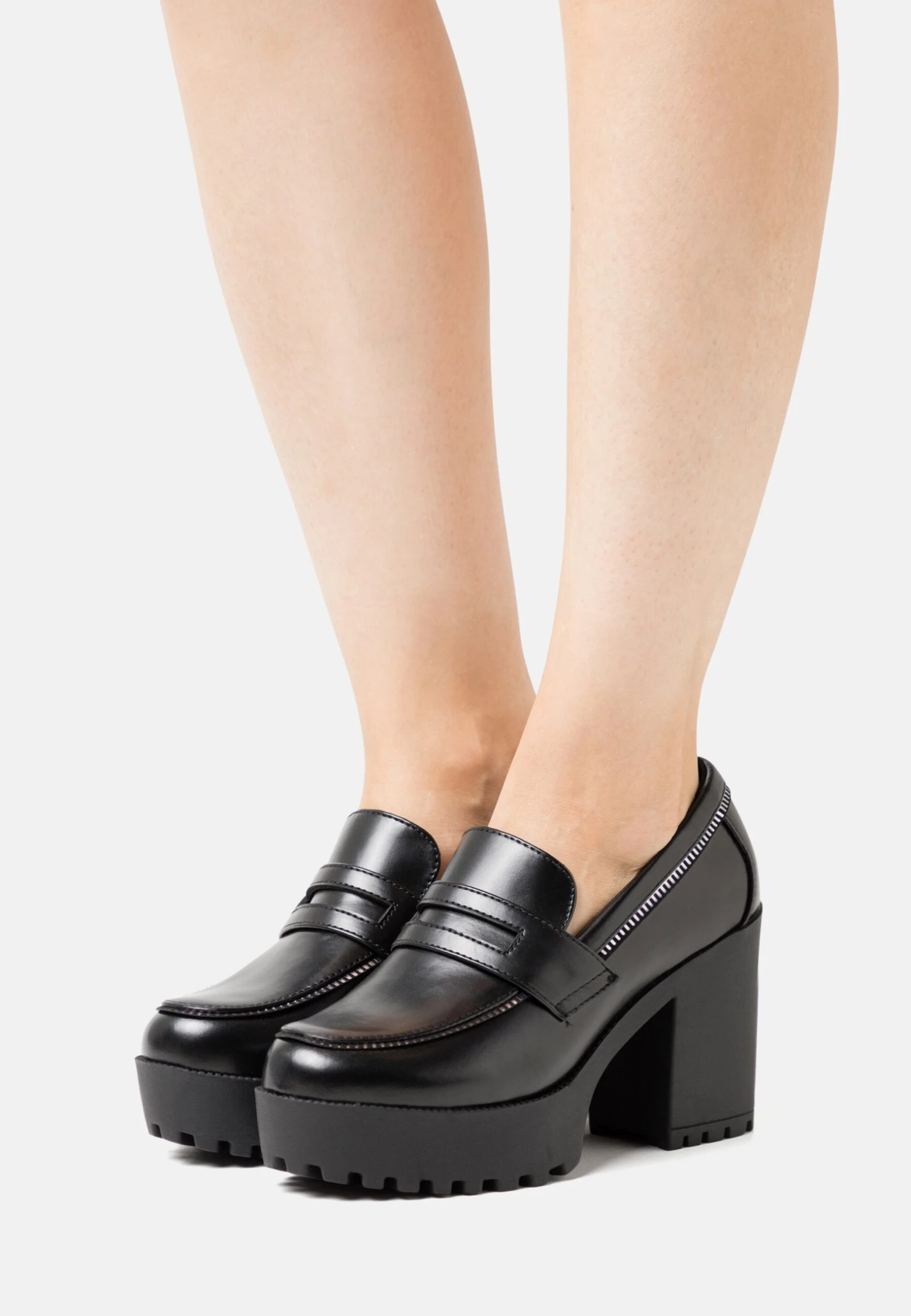 Scarpe Con PlateauBlack Donna Scarpe con tacco EVC11B00H-Q11 Scarpe Con PlateauBlack Donna Scarpe Con Tacco EVC11B00H-Q11 -Even&Odd 9a5a93643c034c1088fcfa10132a8354 scaled