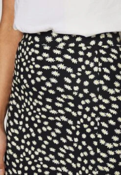 Midi Straight High SkirtGonna A TubinoBlack/White Donna Gonne EVI21B00I-Q11 7 Midi Straight High SkirtGonna A TubinoBlack/White Donna Gonne EVI21B00I-Q11 -Even&Odd b8f9cdd46d844a5980a60f4234088e88