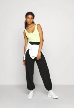 Even&Odd Pantaloni SportiviBlack Donna Pantaloni EV421A08W-Q11 -Even&Odd cbc20655b44744049761069e3fdfac79