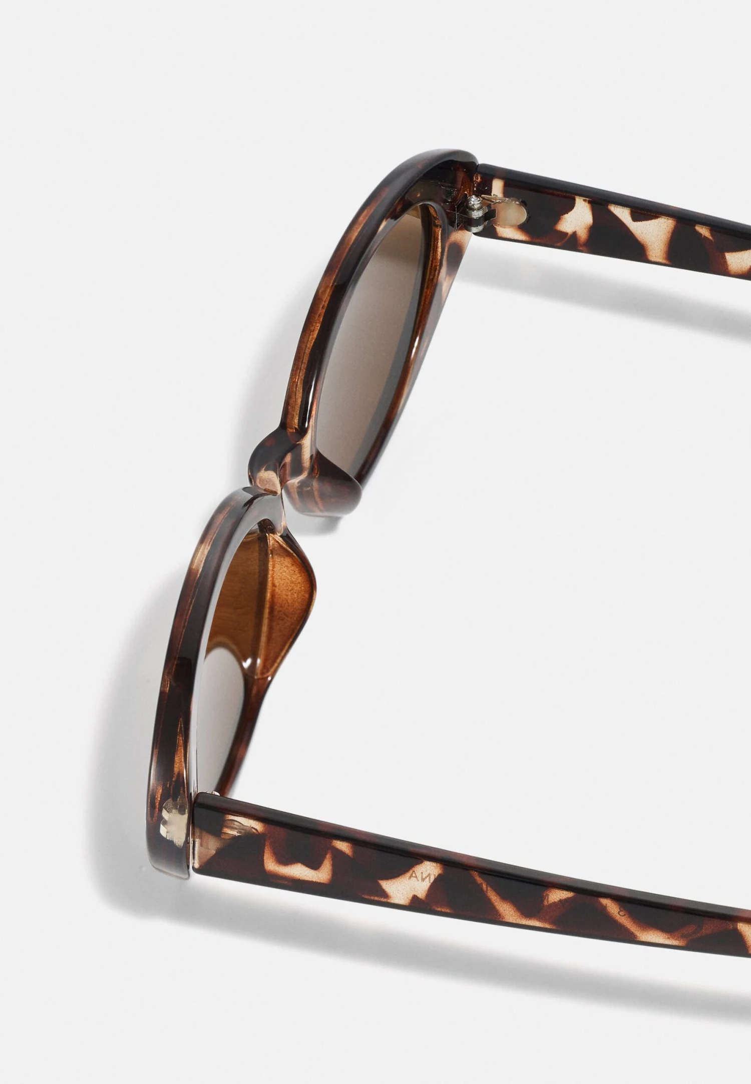 Occhiali Da SoleBrown Donna Occhiali da sole EV451K02X-O11 Even&Odd Occhiali Da SoleBrown Donna Occhiali Da Sole EV451K02X-O11 -Even&Odd d5ccd5e1e53744f0a7624f433c94b1d0 scaled