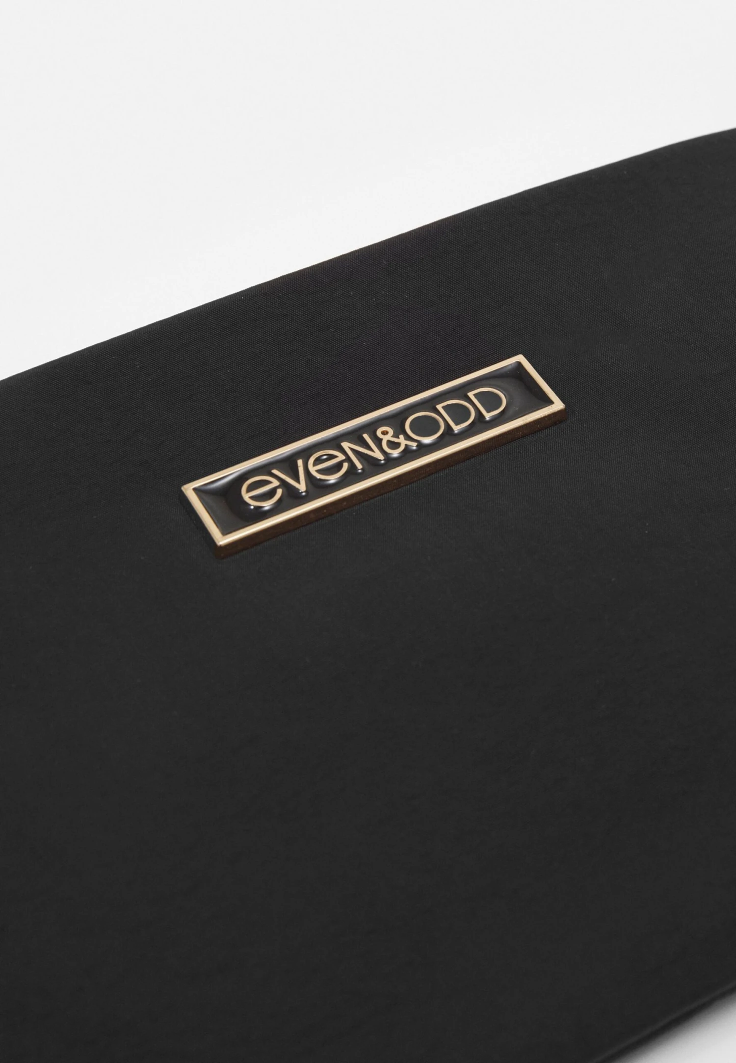 PortafoglioBlack Donna Portafogli e portachiavi EV451F04J-Q11 Even&Odd PortafoglioBlack Donna Portafogli E Portachiavi EV451F04J-Q11 -Even&Odd dc6dd32523ae48a7a17ab4ab84fd01ba scaled