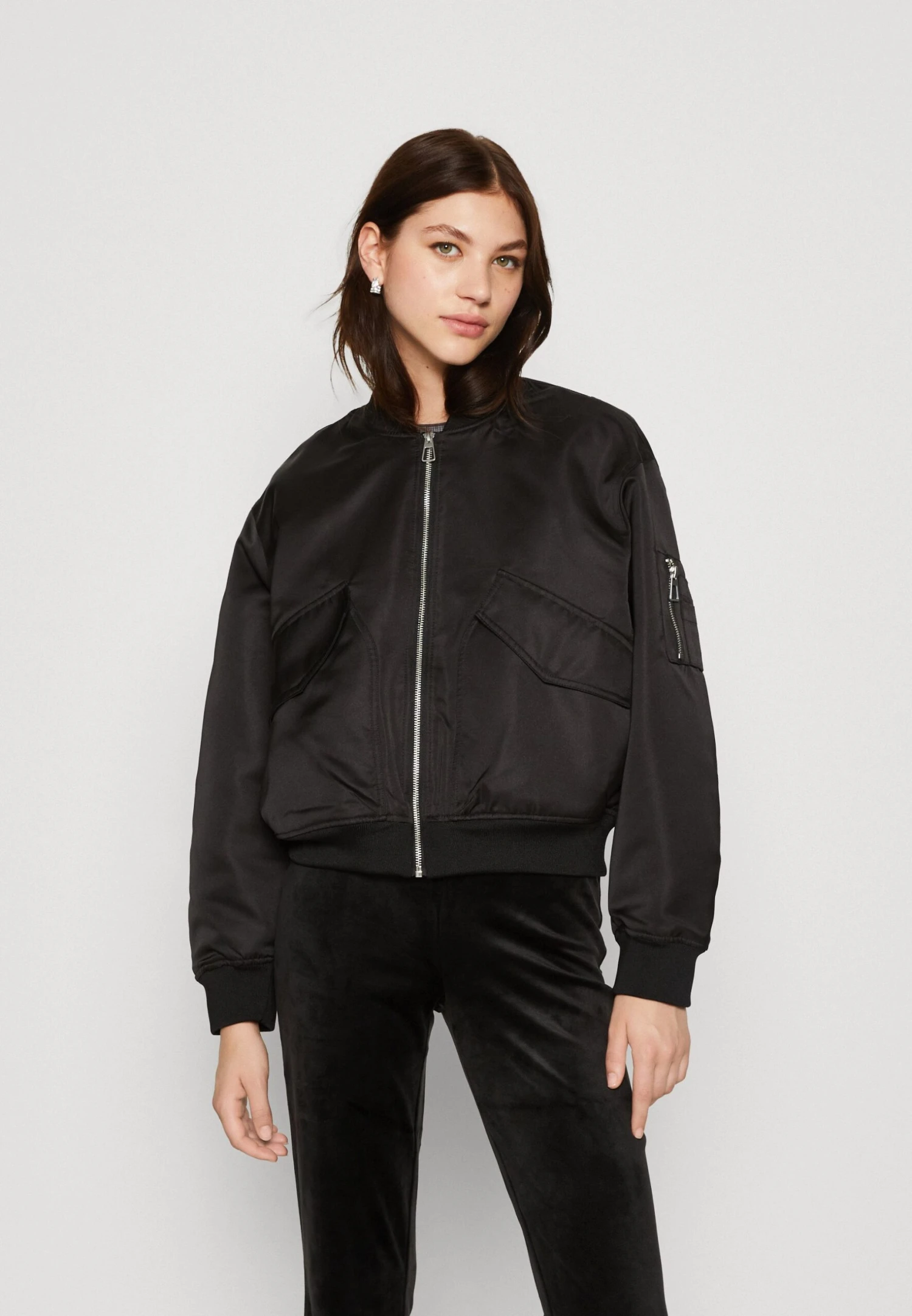 Giubbotto BomberBlack Donna Giacche e blazer EV421U037-Q11 Even&Odd Giubbotto BomberBlack Donna Giacche E Blazer EV421U037-Q11 -Even&Odd e1894a6004ef4bb8835eeefde3415820 scaled