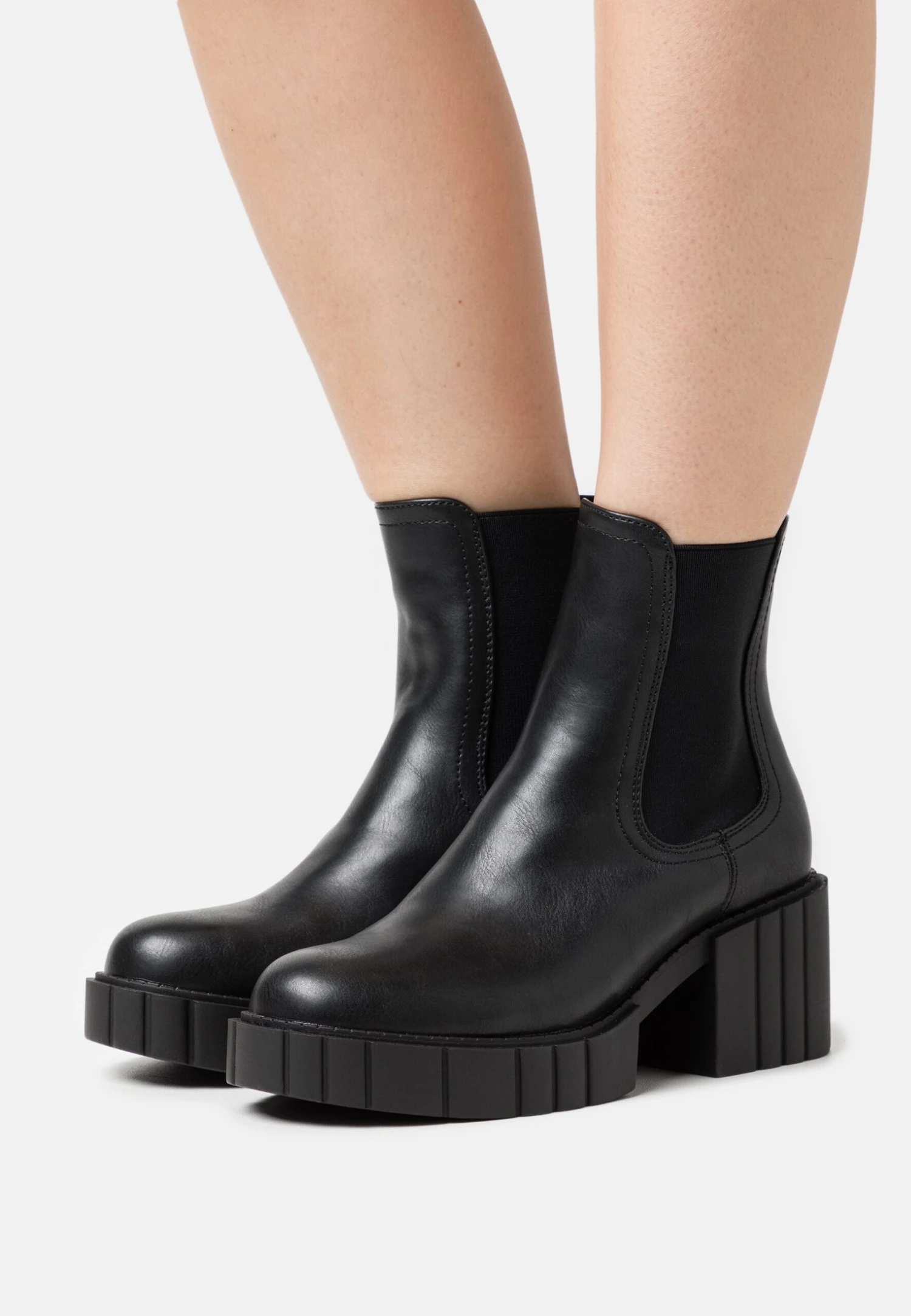 Stivaletti Con PlateauBlack Donna Stivaletti EV411N0J1-Q11 Even&Odd Stivaletti Con PlateauBlack Donna Stivaletti EV411N0J1-Q11 -Even&Odd eca0e1d6a7ca4c9a842c309f1d195afa scaled