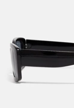 Even&Odd Occhiali Da SoleBlack Donna Occhiali Da Sole EV451K02R-Q11 -Even&Odd f46b55ef94a04a0a8d6ef1f2c4bb9d86